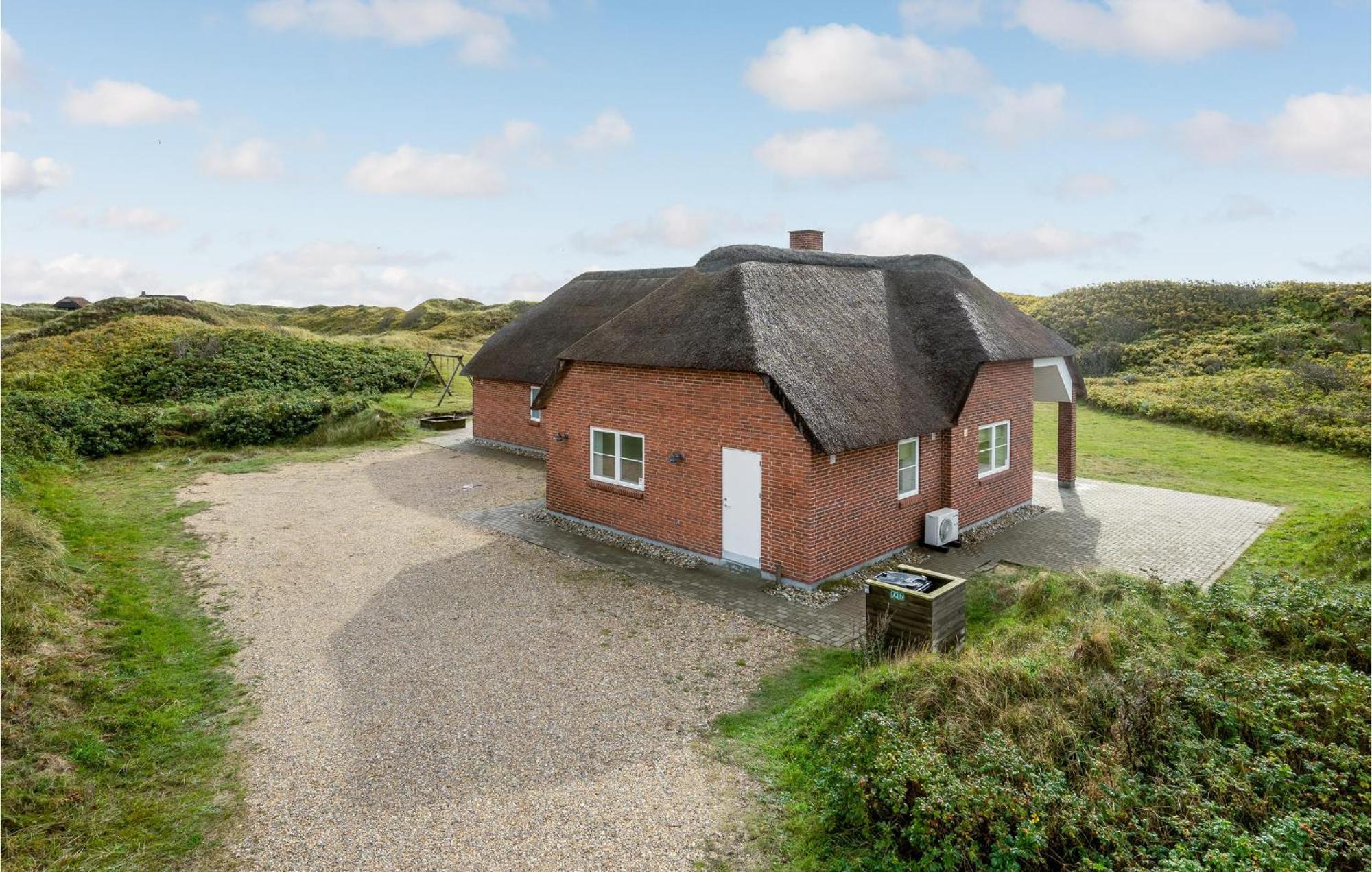 Amazing Home In Blavand With Wifi Экстерьер фото